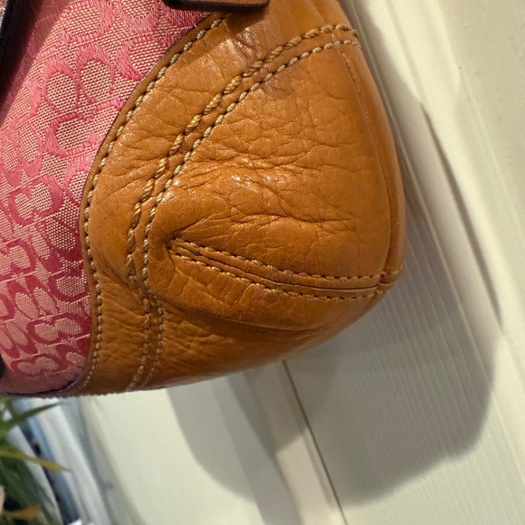 Coach Pink and Tan Shoulder Bag - Picture 6 of 16
